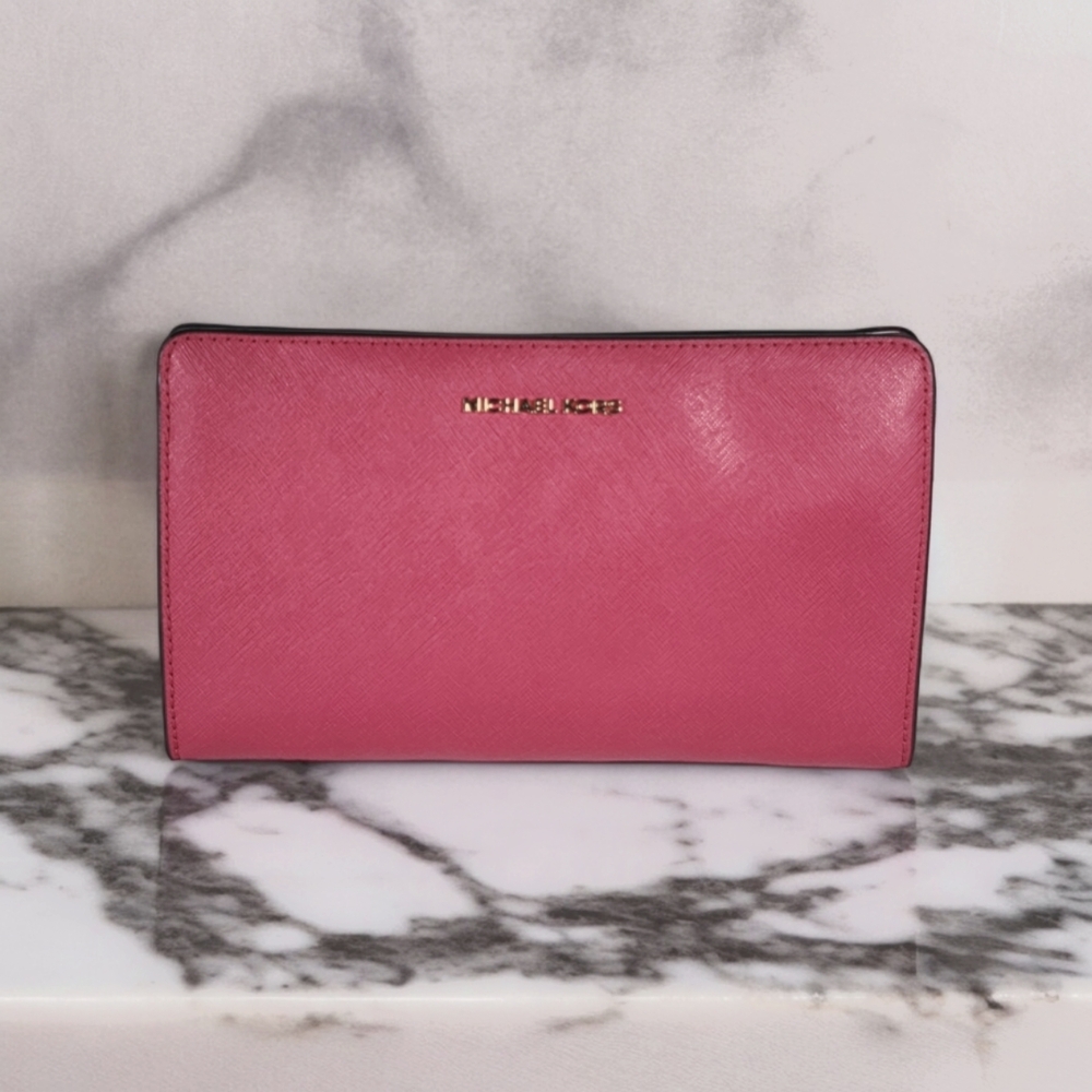 NWOT - Michael Kors Fuchsia Crossbody w/Adjustable Strap